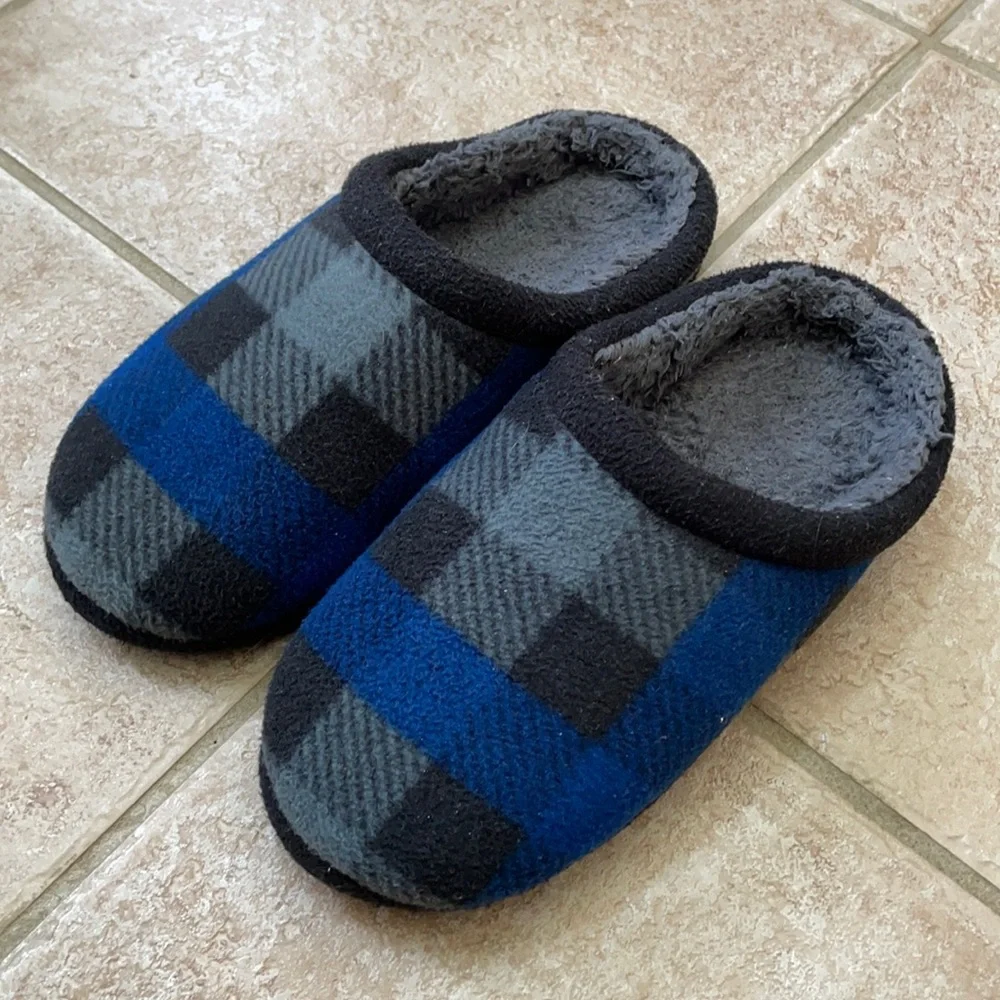Cuddl Duds Boys Buffalo Check Fleece Slippers